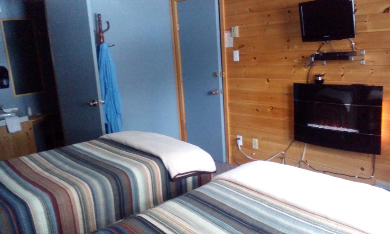 Spectacle Lake Lodge Bancroft Extérieur photo